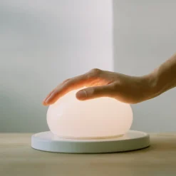 MARSET Bolita LED-bordlampe, kan dæmpes, hvid