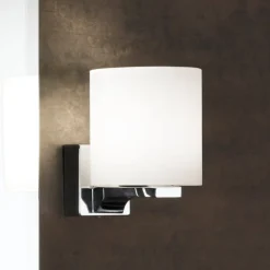 Miriam væglampe til badeværelset med IP44