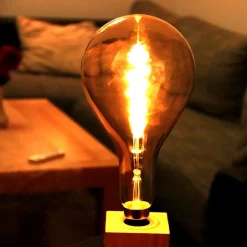 Müller Licht tint white LED-pære E27 4,9 W guld