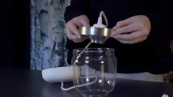 Moderne pendellampe Acorn, sort og kobber