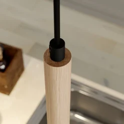 Muza pendel, enkeltlys, hvid/lyst træ