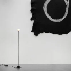 Northern gulvlampe Snowball, sort