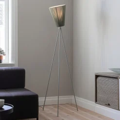 Northern Oslo Wood gulvlampe, lysegrå/olivengrøn