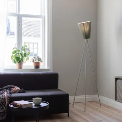 Northern Oslo Wood gulvlampe, lysegrå/olivengrøn