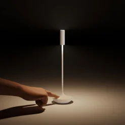 Nucandle LED genopladelig bordlampe, sort/kobber, IP54, dæmpbar