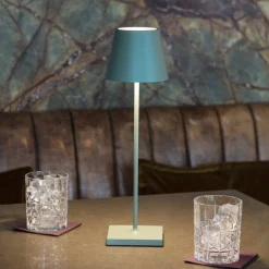 Nuindie LED genopladelig bordlampe, USB-C, salviegrøn, IP54, dæmpbar