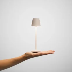 Nuindie pocket LED genopladelig bordlampe, beige, IP54, dæmpbar