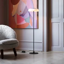 Nuura Blossi Floor Ø 29 LED-gulvlampe, sort/hvid