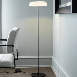 Nuura Blossi Floor Ø 29 LED-gulvlampe, sort/hvid