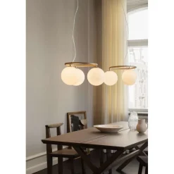 Nuura lysekrone Miira 3 Circular, Ø 54 cm, messing/opal