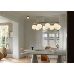 Nuura væglampe Liila 1, Ø 14 cm, IP44, guld/opal