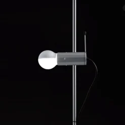 Oluce Agnoli - minimalistisk gulvlampe