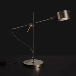 Oluce Go 252 LED-bordlampe, sort