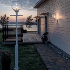 Orion lygtepæl i hvid med klar kugleskærm