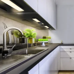 OSRAM LED-underskabsbelysning Socket sort 3.000K dæmpbar stikkontakter