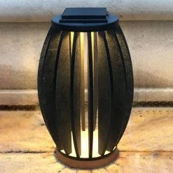 Pastek LED-solcellelampe af teaktræ med sensor