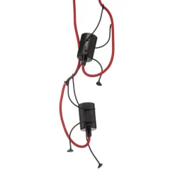 Pendellampe Bobi 2 i sort, kabel rød, 2 lyskilder.