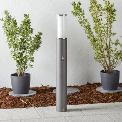 Perfekt Elvio pullertlampe med sensor