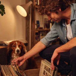 Philips SceneSwitch E27 8W LED-pære 2.700K mat