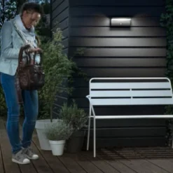 Philips udendørs LED-væglampe Bustan Sensor, 4.000 K