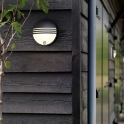 Philips Yarrow LED-væglampe, bevægelsessensor