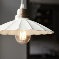 PR Home Hængelampe Ester, offwhite, Ø 24 cm, jern stik