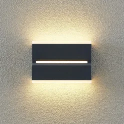 Prios Itarion udendørs LED-væglampe, opalhvid skærm