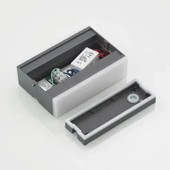 Prios Itarion udendørs LED-væglampe, opalhvid skærm