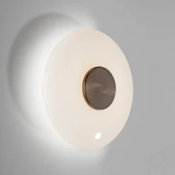 PURE LED-væglampe Vitrum, brun/opalglas/aluminium Ø 22 cm