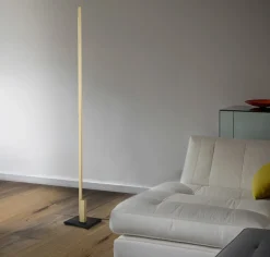 Quitani Talon LED-gulvlampe i anodiseret mat messing