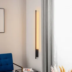 Quitani Talon LED-væglampe, mat sort anodisk