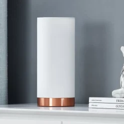 Ronja hvid bordlampe med kobberfarvet fod