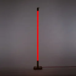 SELETTI LED-lys Linea, rød, trædetaljer, universal