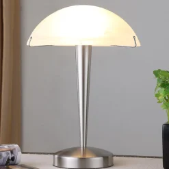 Skøn Viola bordlampe i mat nikkel