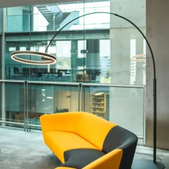 SLV LED-gulvlampe One Bow FL, sort, stål, højde 232 cm