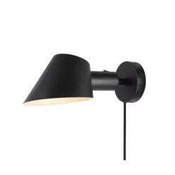 Stay Short væglampe med stik, sort