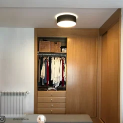 Stof loftslampen Coleen i sort, gylden inden i