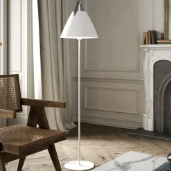 Strap gulvlampe af metal med læderrem, hvid