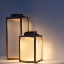 Tradition LED-solcellelanterne lavet af teaktræ Højde 65 cm