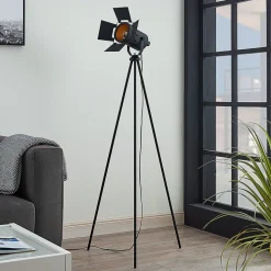 Trebenet gulvlampe Devon i sort