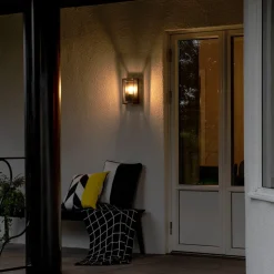 Udendørs væglampe Brindisi, sort, metal, 26 cm høj, IP54