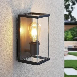 Udendørs væglampe Susanne, kantet med glas