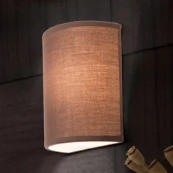 Ufo væglampe med linnedskærm i brun