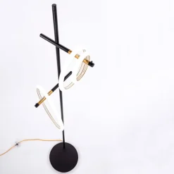 Ulaop LED-gulvlampe, tre ringe, sort