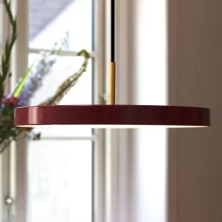 UMAGE Asteria medium LED-hængelampe, messing, rød