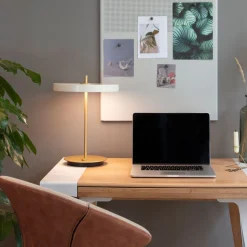 UMAGE LED-bordlampe Asteria Table, USB, perlehvid/messing