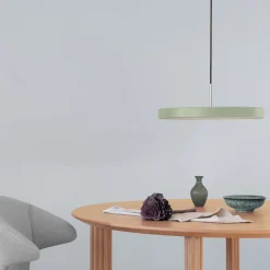 UMAGE LED-hængelampe Asteria Medium lysegrøn/messing Ø 43 cm