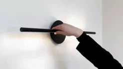 UMAGE LED-væglampe Omni, sort, bredde 54 cm, 2 lyskilder