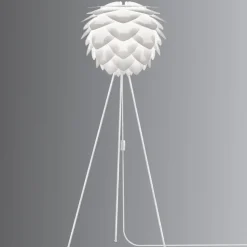 UMAGE Silvia medium gulvlampe, tre ben, hvid