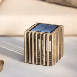 Verti LED solcellebordlampe, teakgrå, 3.000 K, 300 lm